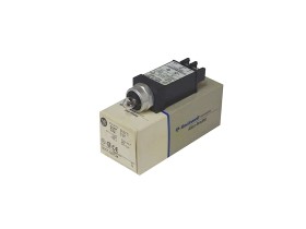 ALLEN BRADLEY 800T-QST24