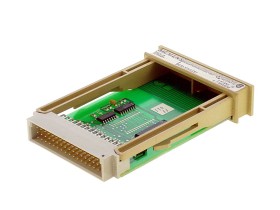 Imagen del artículo para SIEMENS 6ES5 375-0LC61 en condición USED