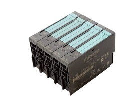 Imagen del artículo para SIEMENS 6ES7 131-4BB00-0AB0 en condición USED