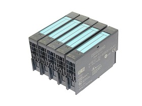 Imagen del artículo para SIEMENS 6ES7 132-4BB00-0AA0 en condición USED