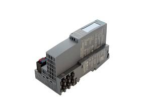 Imagen del artículo para SIEMENS 6ES7 155-6AU00-0BN0 en condición USED