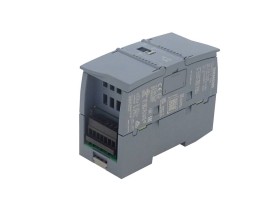 Imagen del artículo para SIEMENS 6ES7 234-4HE32-0XB0 en condición USED