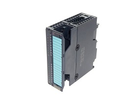 Imagen del artículo para SIEMENS 6ES7 322-1FH00-0AA0 en condición USED